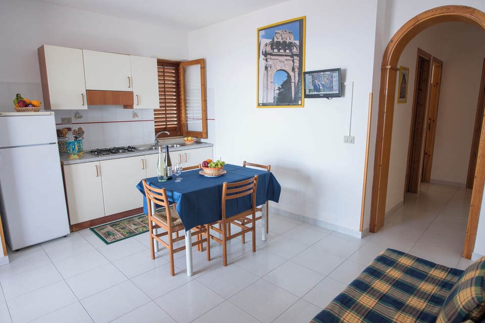 Apartment, 2 Bedrooms, Smoking, Balcony | Interior