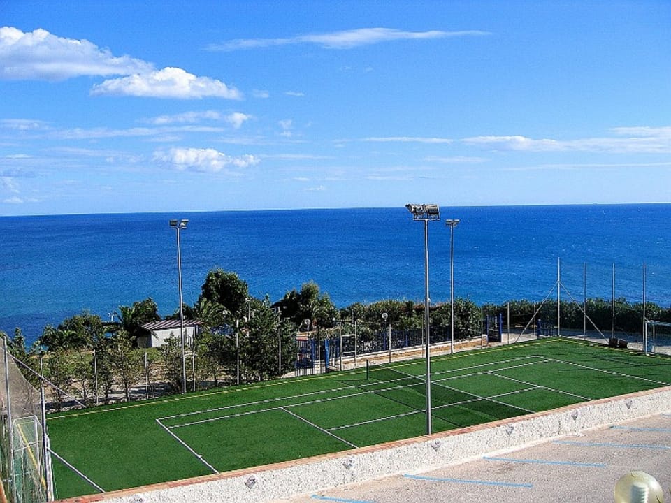 Apartment, 2 Bedrooms, Smoking, Balcony | Tennis court