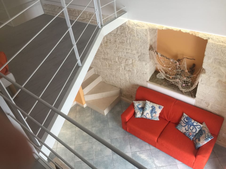 Studio, 1 Bedroom, Smoking, City View | Living area