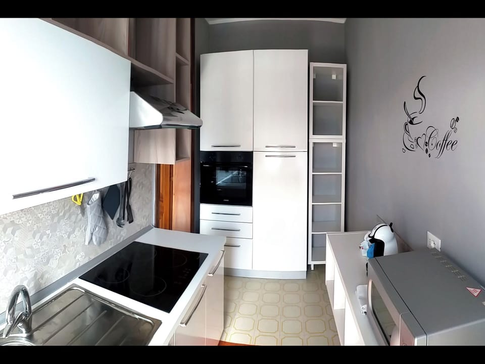 Apartment, 2 Bedrooms, Smoking, Balcony | Interior