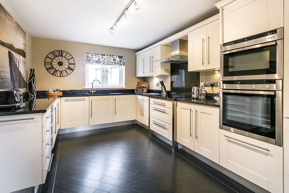 Basic Apartment, Ensuite, Golf View (Golf Apartment ) | Shared kitchen | Highchair