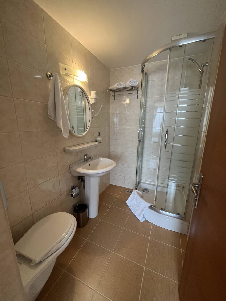 Standard Double or Twin Room | Bathroom | Free toiletries, hair dryer, slippers, towels