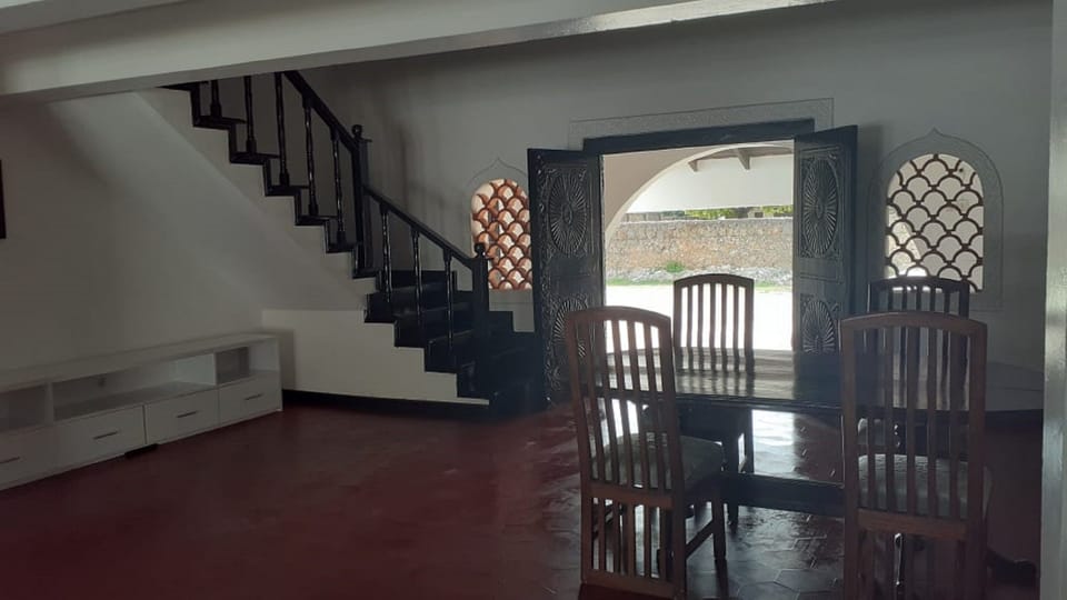 Bungalow | In-room dining