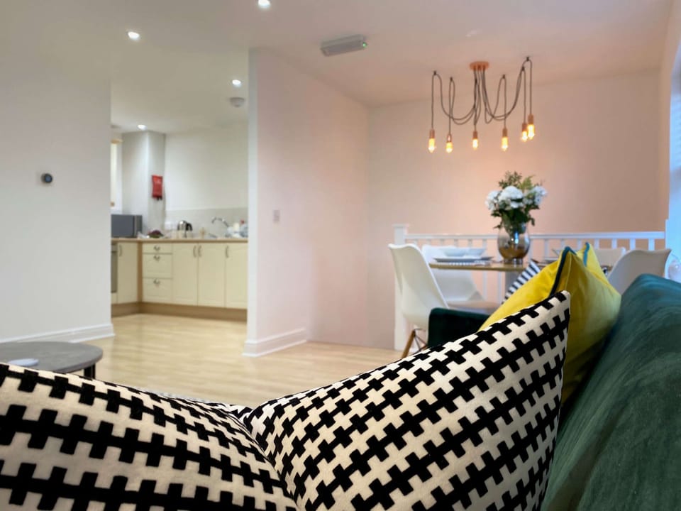 Comfort House, Ensuite (Detached Property) | Lounge