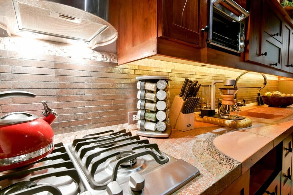 Full Kitchen Detail