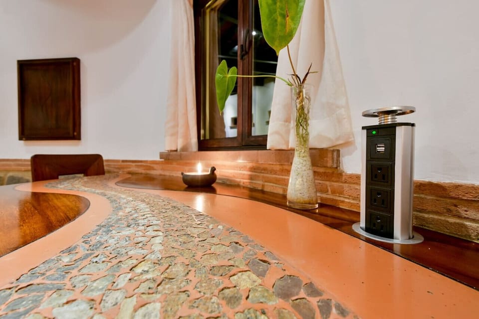 Dinning Table Detail