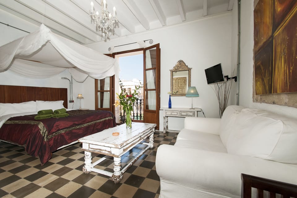 Suite | Down comforters, Select Comfort beds, in-room safe, soundproofing