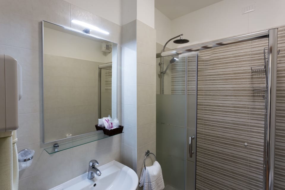 Economy Double or Twin Room | Room amenity