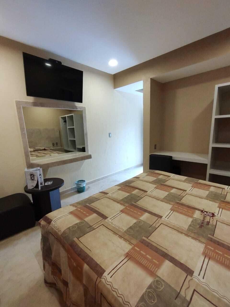 Basic Single Room | Laptop workspace, WiFi (free), bed sheets