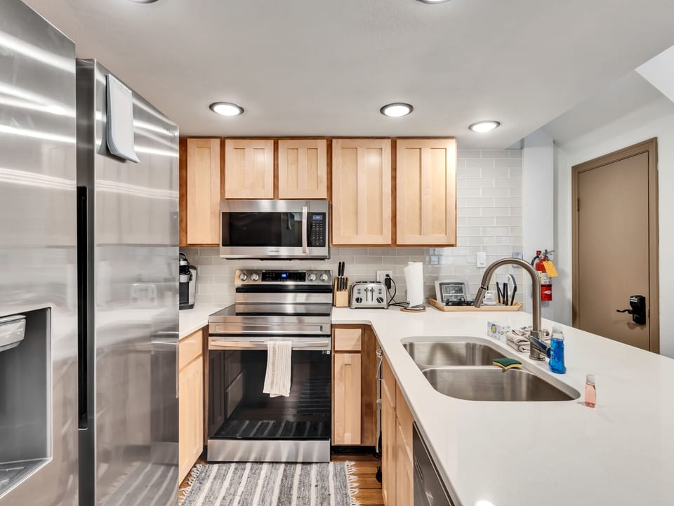 Main Level - Kitchen