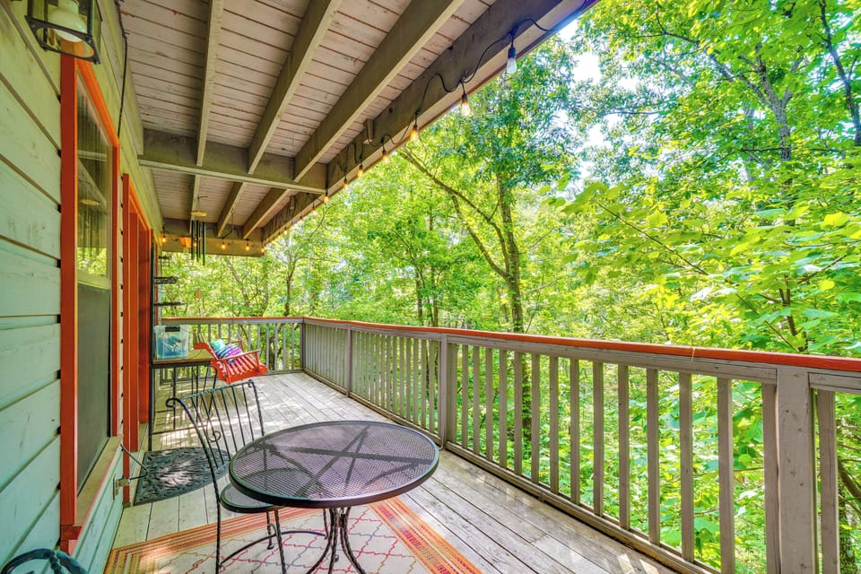 Community Amenities | Outdoor Pool