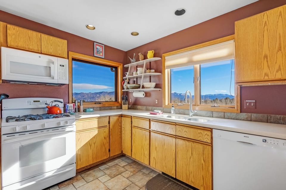 Tea Kettle, Double Sinks and plenty of views!
