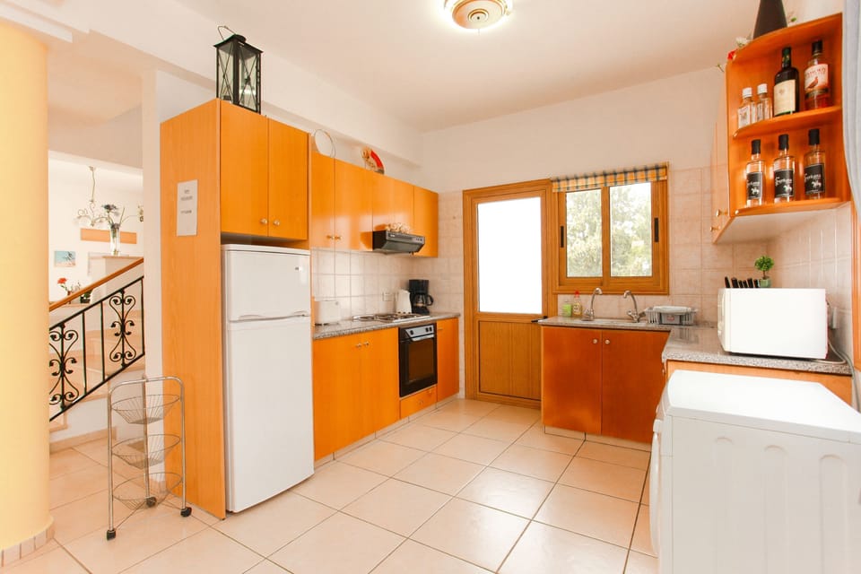 Fully furnished kitchen