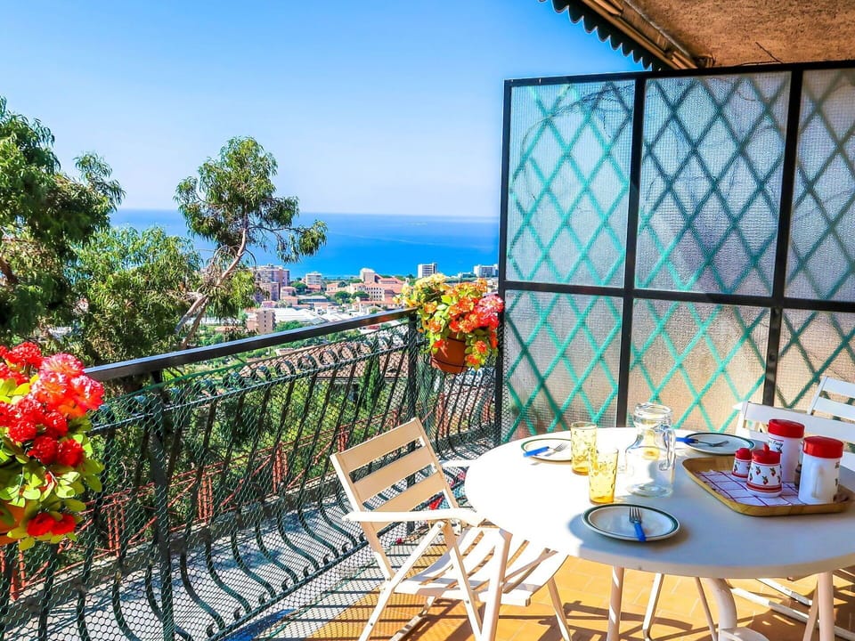 Property, Balcony, Real Estate, Room, Building, House, Vacation, Apartment, Villa, Cottage