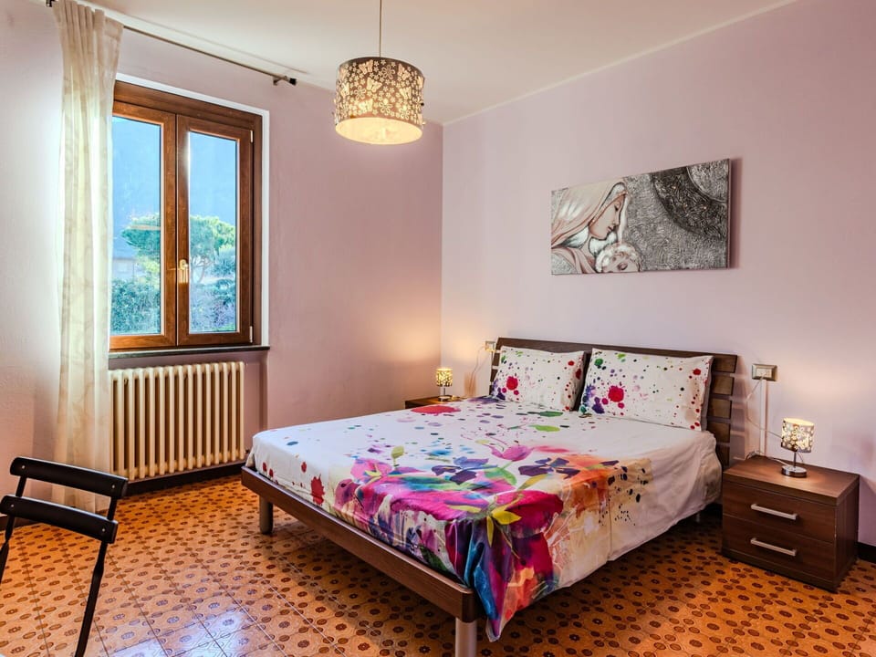 Furniture, Property, Table, Window, Building, Textile, Lighting, Interior Design, Wood, Comfort