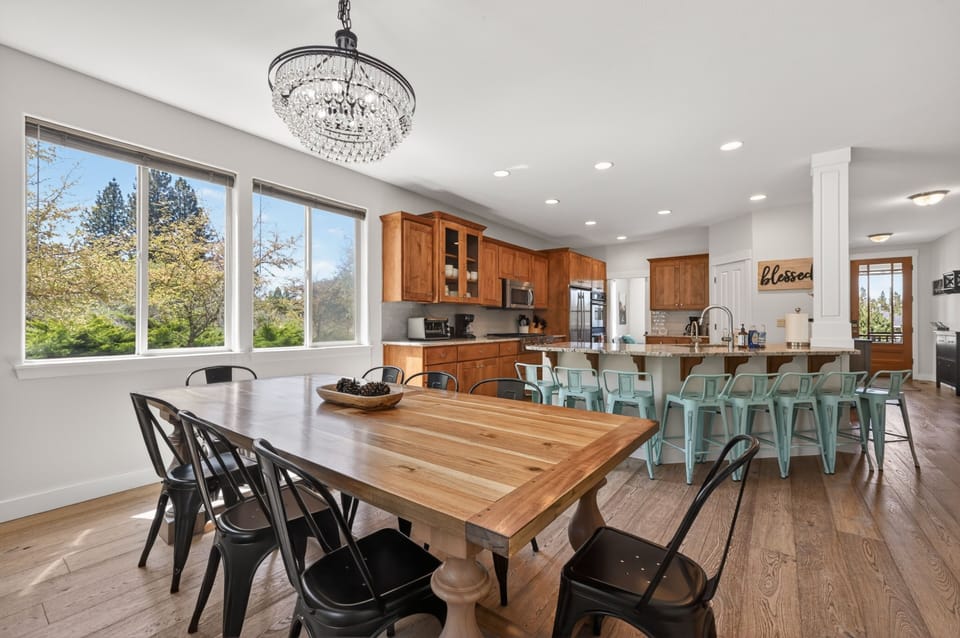 House, 5 Bedrooms | Dining