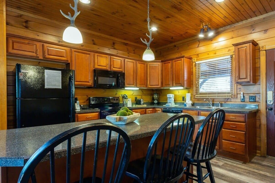 Kitchen Side View!