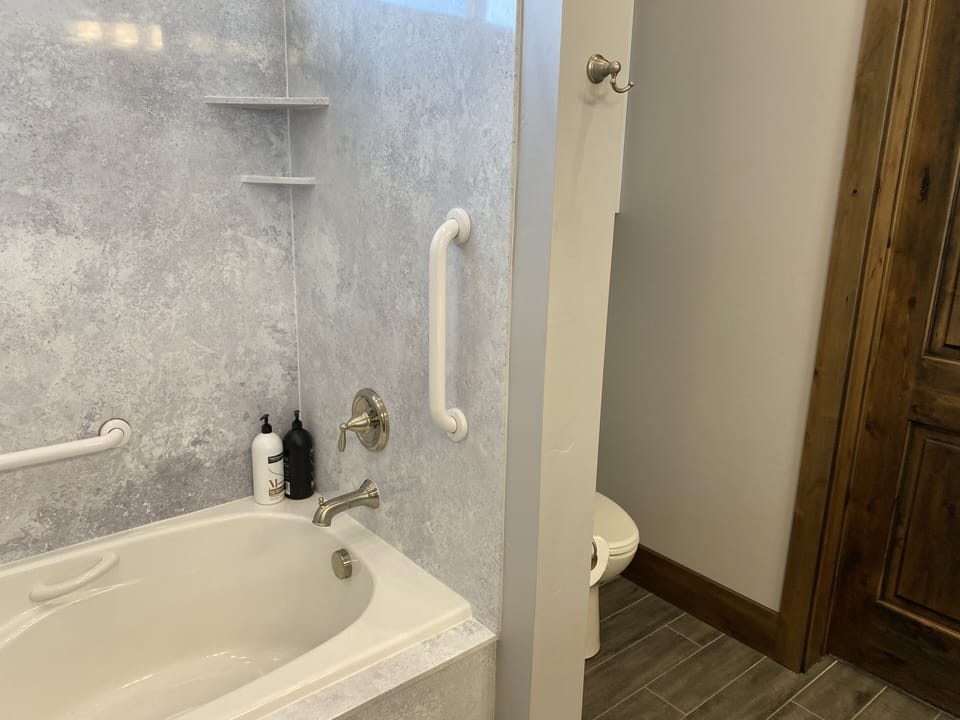 Master Bathroom Tub / Shower Combo