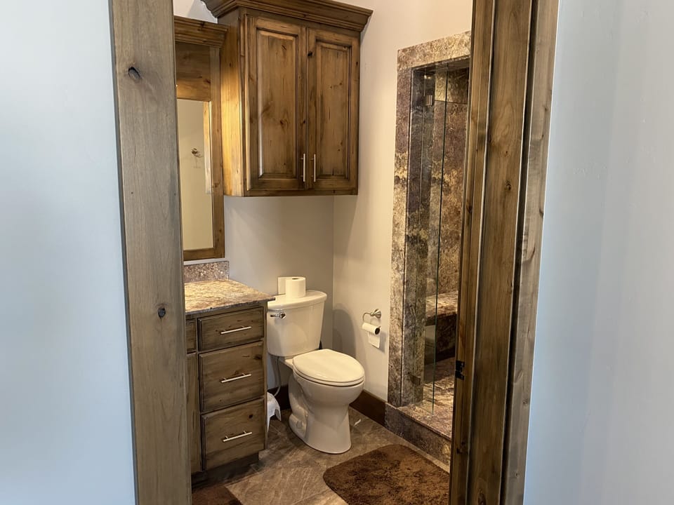 Main Bathroom with Steam Shower1