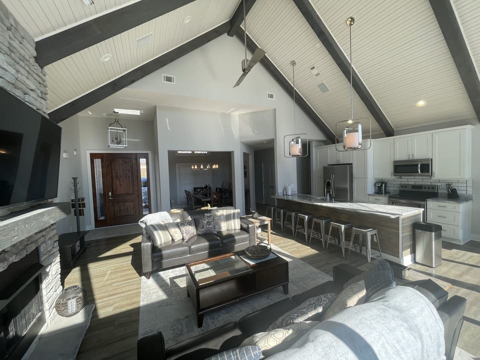 Living Room / Kitchen