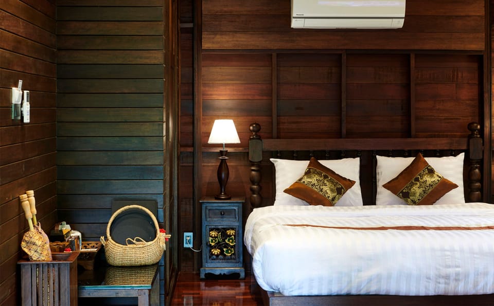 Signature Villa | 1 bedroom, in-room safe, individually decorated, individually furnished