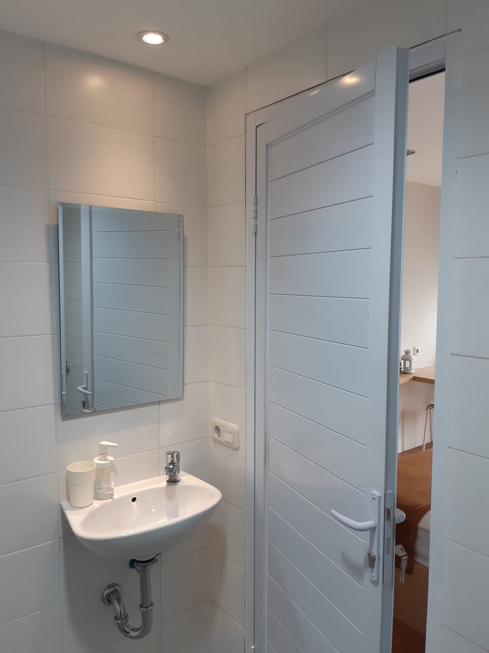 Standard Double Room | Bathroom sink