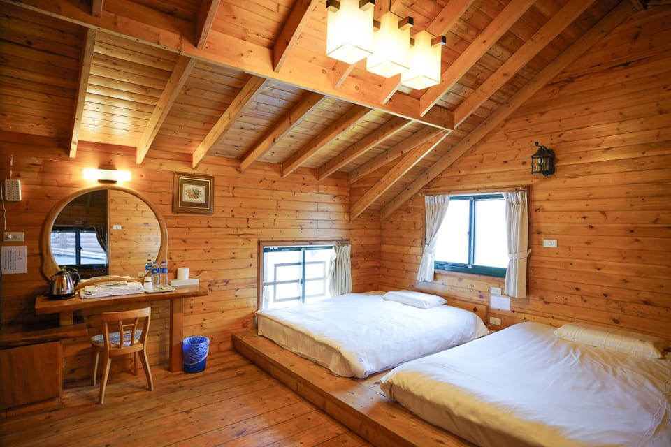 Family Villa | Blackout drapes, soundproofing, free WiFi, bed sheets