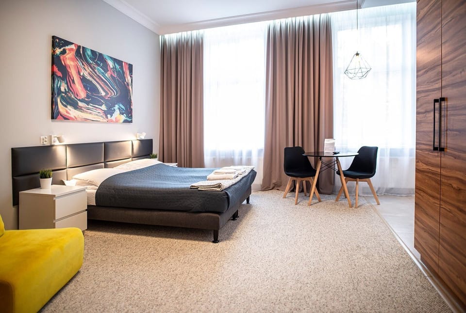 Deluxe Studio Suite, 1 Bedroom, Non Smoking, Allergy Friendly | Minibar (free items), desk, iron/ironing board (on request), WiFi (free)