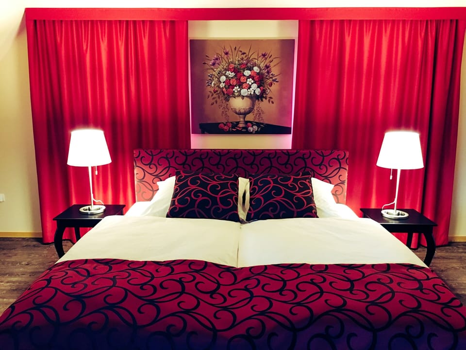Double bed sized 180x200