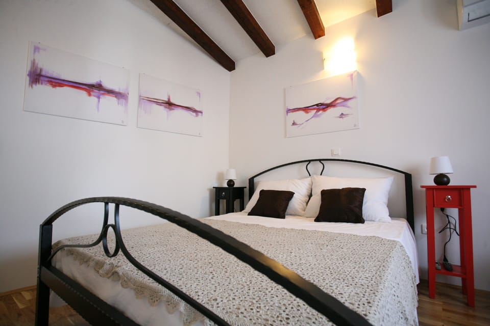 Double Room | Premium bedding, down comforters, individually decorated