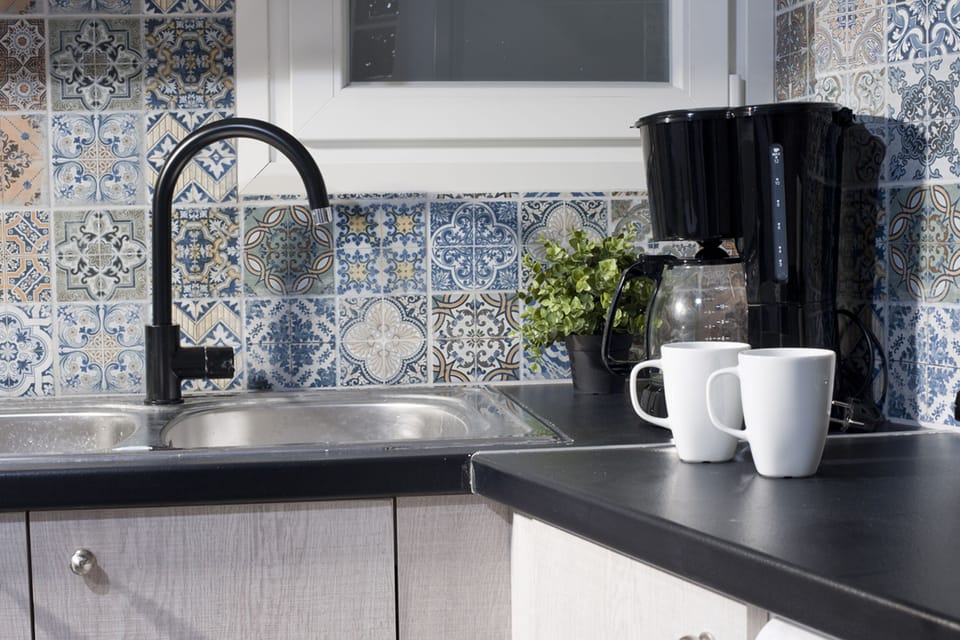 Apartment, 3 Bedrooms | Private kitchen | Full-size fridge, microwave, oven, stovetop
