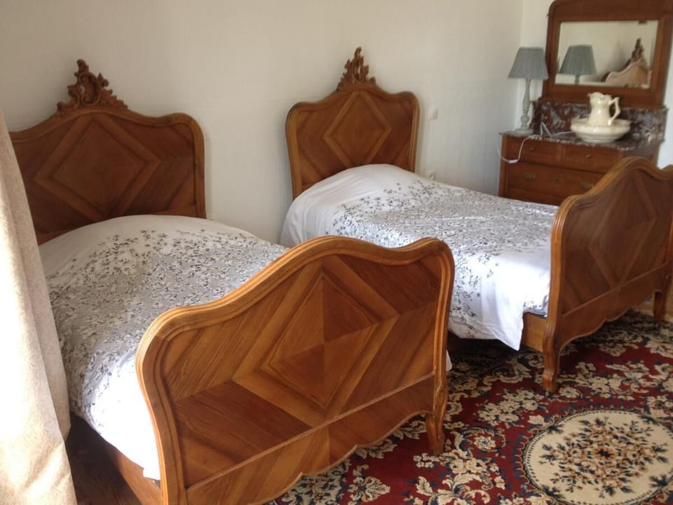 Grand Double Room | Blackout drapes, cribs (free), WiFi (free), individually decorated