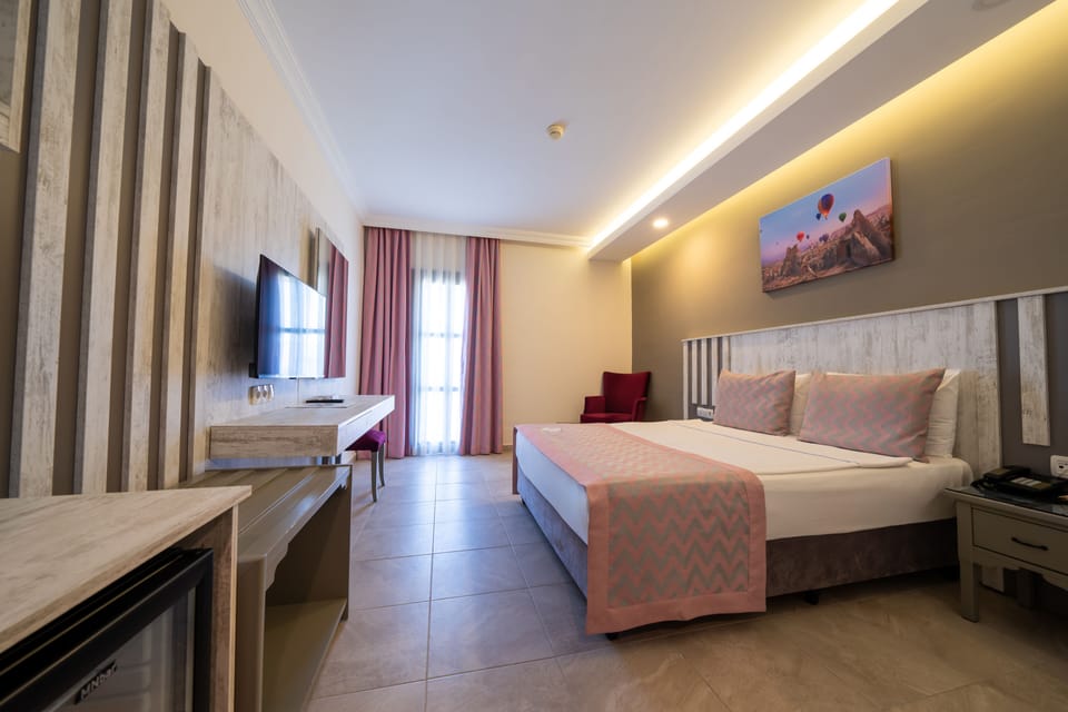 Standard Room | Premium bedding, minibar, soundproofing, bed sheets