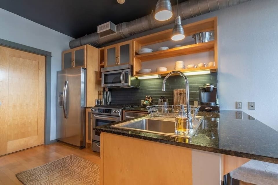 Fully stocked kitchen with all the essentials to prepare meals.