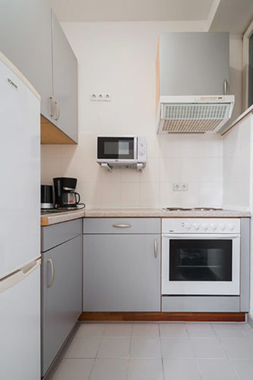 Family Apartment, 2 Bedrooms, Kitchen (Excl. 25 Euro Cleaning Fee) | Private kitchen | Electric kettle
