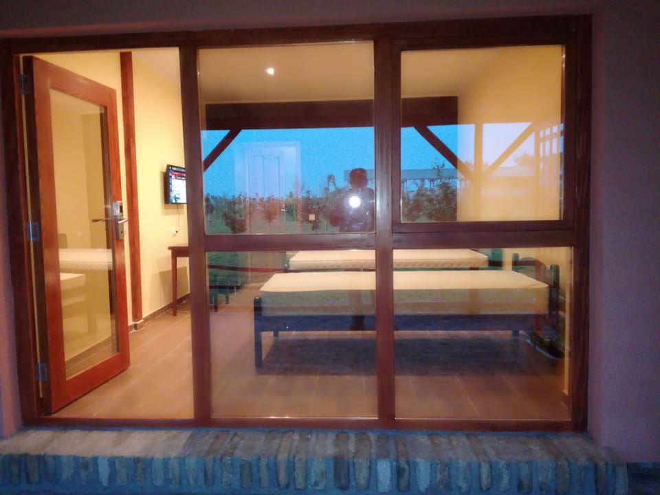 Luxury Double or Twin Room, Garden View | Premium bedding, pillowtop beds, individually furnished, desk