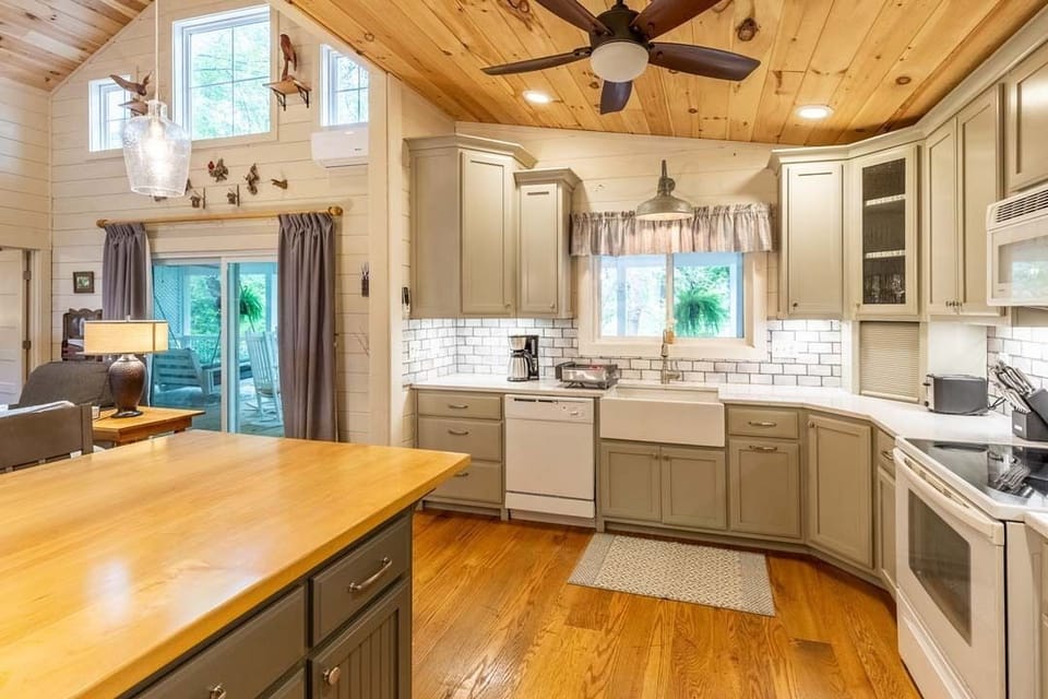 fully stocked kitchen