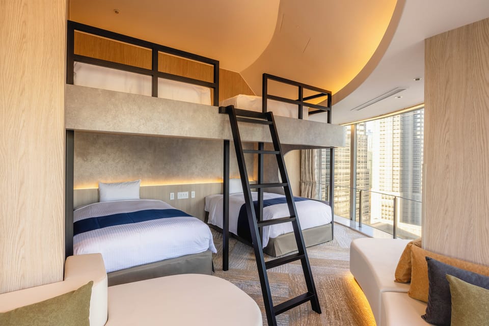 Blackout drapes, free WiFi, bed sheets