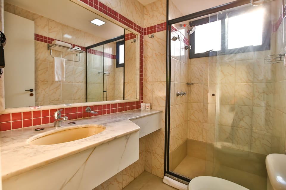 Shower, free toiletries, hair dryer, bidet