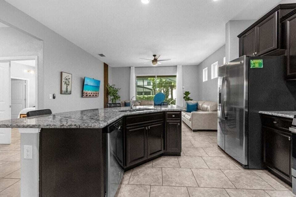 5357OakbourneAve(10)