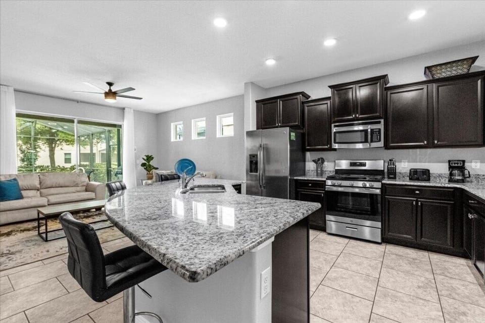 5357OakbourneAve(11)