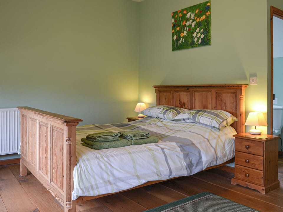 Double bedroom | Gardener&rsquo;s Cottage - Orchard Farm, Bideford