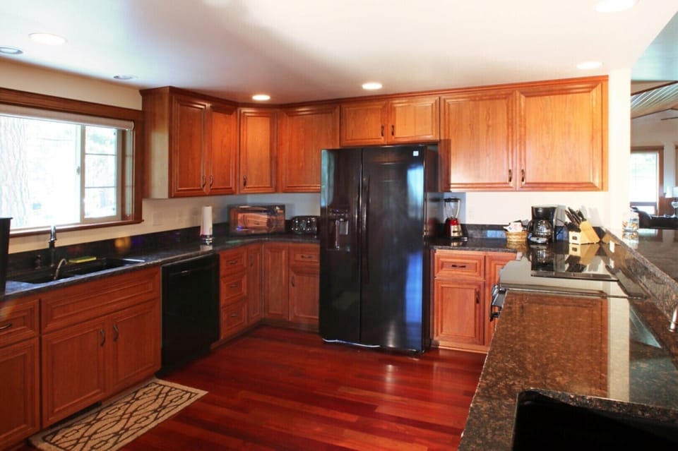 A large kitchen is perfect for business retreats, friends and family reunions.