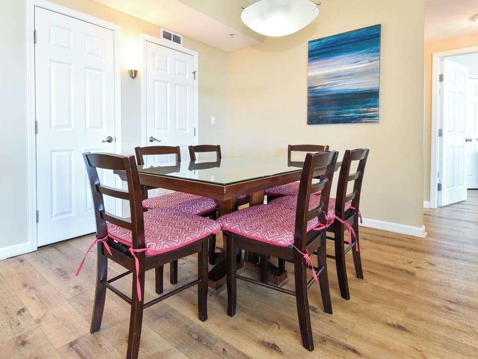 The Palms of Destin 2417 - Dining Area