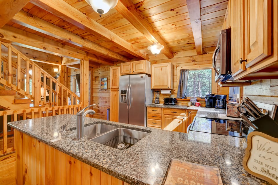 Nice kitchen, well stocked. 
