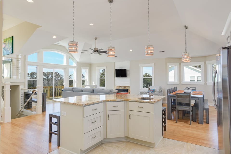 M829: Kiss Me Salty l Top Level Kitchen