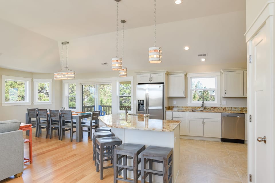 M829: Kiss Me Salty l Top Level Kitchen