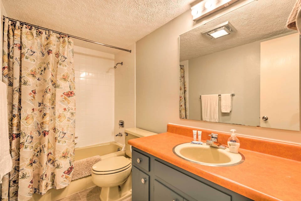 Full Bathroom