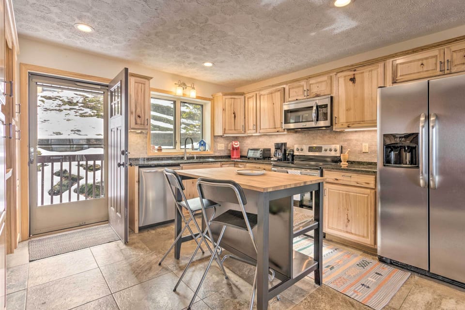 Kitchen | Cooking Basics Provided