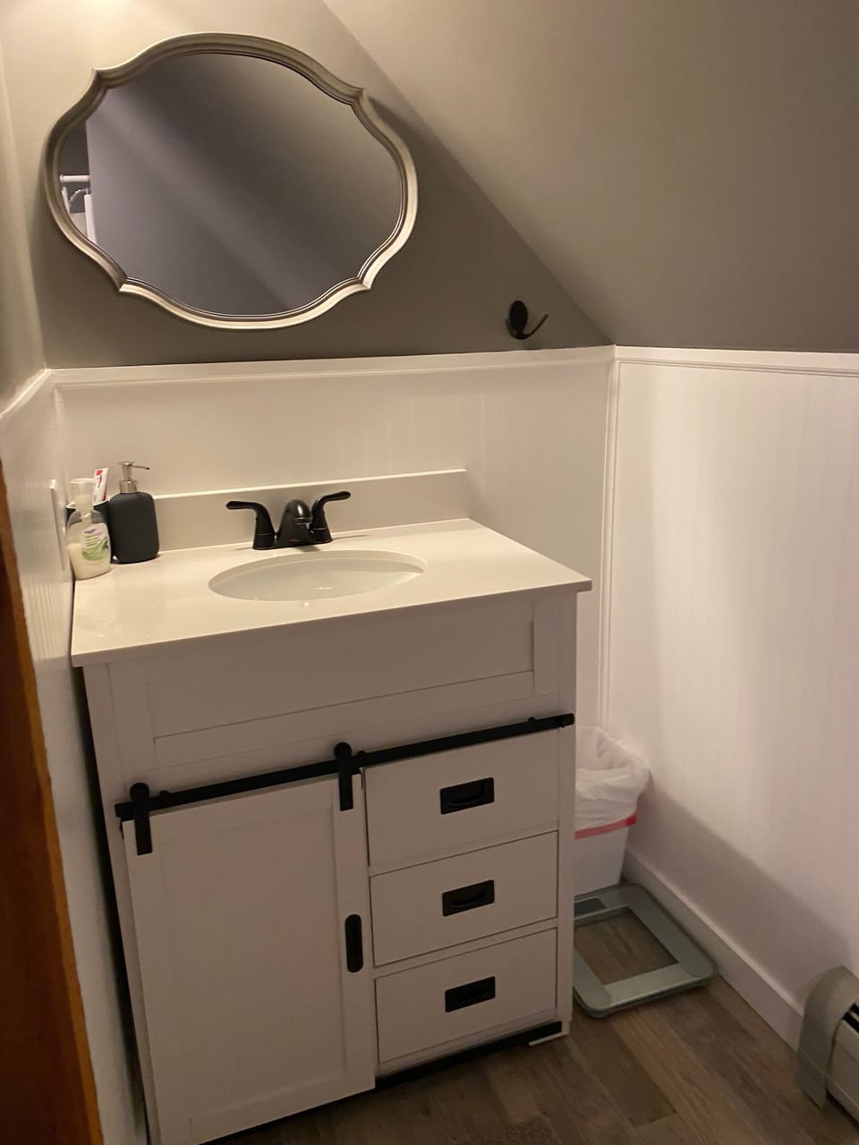 2nd floor bath-shower